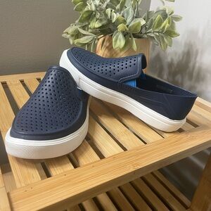 Navy little kids size c12 CROCS